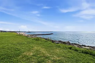 709 N Bayshore Dr, La Porte, TX 77571 - Photo 26