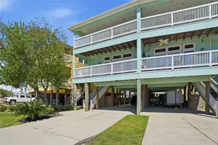 709 N Bayshore Dr, La Porte, TX 77571 - Photo 2