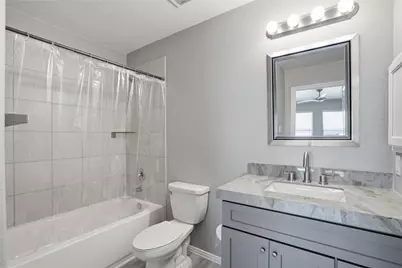 709 N Bayshore Drive, La Porte, TX 77571 - Photo 10