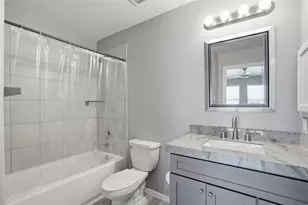 709 N Bayshore Dr, La Porte, TX 77571 - Photo 10