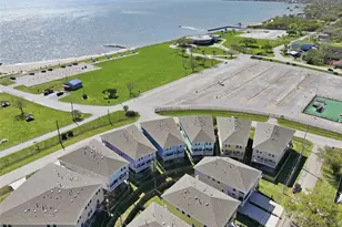 709 N Bayshore Dr, La Porte, TX 77571 - Photo 32