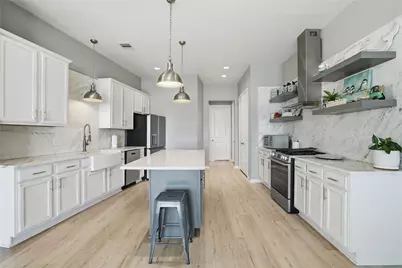 709 N Bayshore Drive, La Porte, TX 77571 - Photo 6