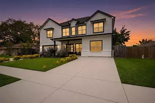 8006 Longridge Dr, Houston, TX 77055 - Photo 4