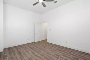 8006 Longridge Dr, Houston, TX 77055 - Photo 38