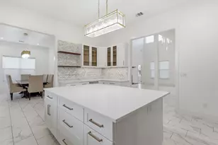 8006 Longridge Dr, Houston, TX 77055 - Photo 16