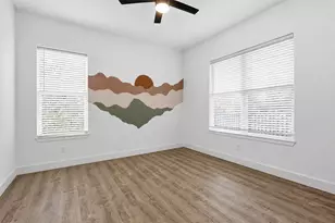8006 Longridge Dr, Houston, TX 77055 - Photo 30