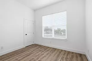8006 Longridge Dr, Houston, TX 77055 - Photo 38