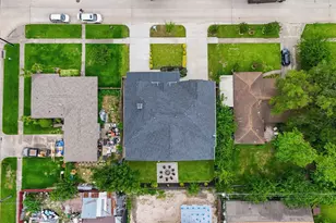 8006 Longridge Dr, Houston, TX 77055 - Photo 42