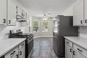 2124 Tower Bridge Rd, Pearland, TX 77581 - Photo 8