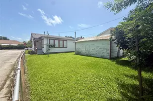 1501 Milam Dr, Galveston, TX 77551 - Photo 4