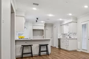 10818 Olympia Dr, Houston, TX 77042 - Photo 6