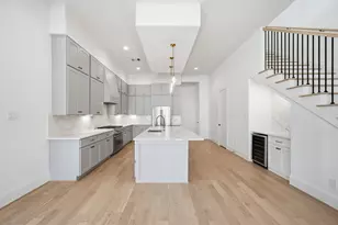 527 W 26th St, Houston, TX 77008 - Photo 10