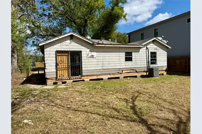 5326 Wenda Street, Houston, TX 77033 - Photo 8