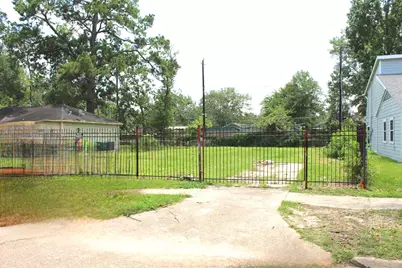 6310 Hartwick Road, Houston, TX 77016 - Photo 2