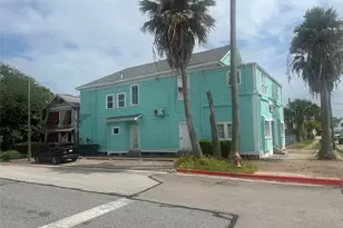 2025 Ave N 1/2, Galveston, TX 77550 - Photo 28