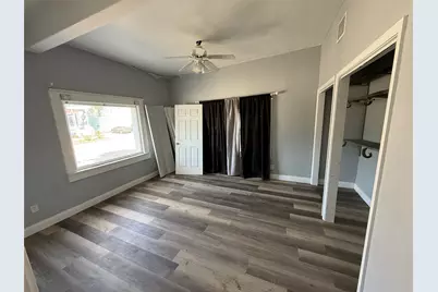 2025 Avenue N 1/2, Galveston, TX 77550 - Photo 2