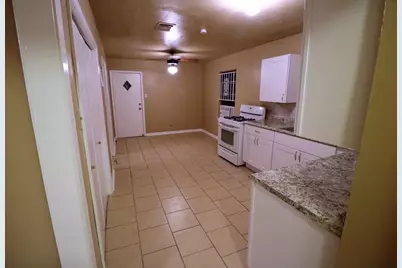 2810 Tidewater Drive, Houston, TX 77045 - Photo 4