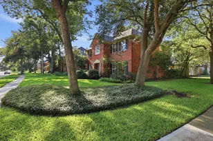6906 Morningside Dr, Sugar Land, TX 77479 - Photo 2