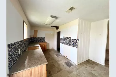 3009 Rust Avenue, Texas City, TX 77590 - Photo 6