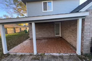 2007 Bridge Cross Ln, Houston, TX 77067 - Photo 2