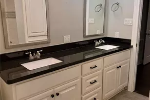 5850 Braesheather Dr, Houston, TX 77096 - Photo 14