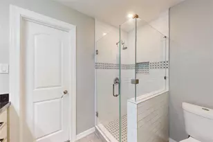 5850 Braesheather Dr, Houston, TX 77096 - Photo 12
