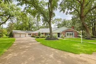 5911 Masters Dr, Houston, TX 77069 - Photo 2
