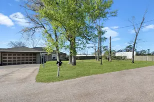 16230 Katherine Ln, Channelview, TX 77530 - Photo 2