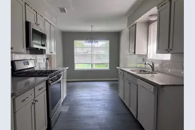 13611 Fernhill Drive, Sugar Land, TX 77498 - Photo 2