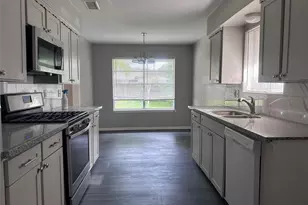 13611 Fernhill Dr, Sugar Land, TX 77498 - Photo 2