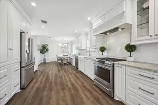 9823 Canoga Ln, Houston, TX 77080 - Photo 10