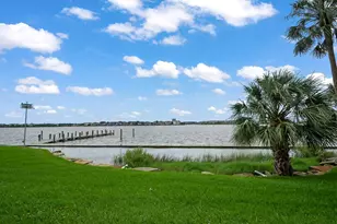401 Lakeside Ln, Houston, TX 77058 - Photo 14