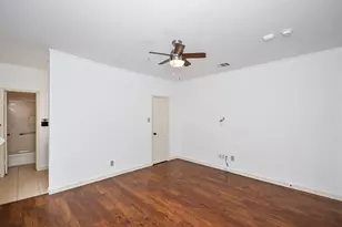 401 Lakeside Ln, Houston, TX 77058 - Photo 36