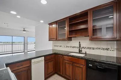 401 Lakeside Lane #311, Houston, TX 77058 - Photo 6