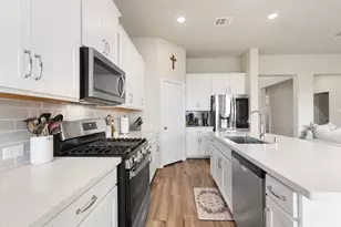 3909 Sterling Springs Ln, League City, TX 77573 - Photo 22