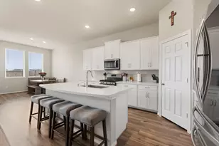 3909 Sterling Springs Ln, League City, TX 77573 - Photo 4