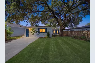 417 13th Avenue N, Texas City, TX 77590 - Photo 2