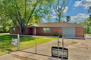 303 Charles St, Cleveland, TX 77327 - Photo 2