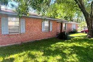 303 Charles St, Cleveland, TX 77327 - Photo 4