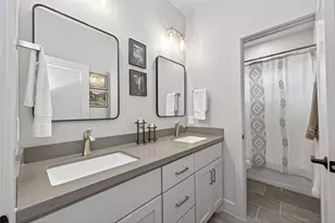9979 Pebble Glen Dr, Conroe, TX 77304 - Photo 26
