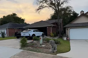 102 Harbour Town Cir, Conroe, TX 77356 - Photo 1