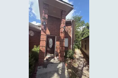 102 Harbour Town Circle, Conroe, TX 77356 - Photo 2