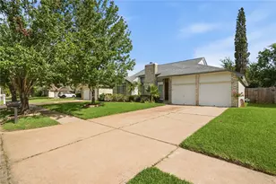 16926 Applecross Ln, Houston, TX 77084 - Photo 2