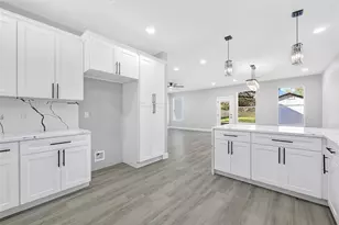 9026 Lawncliff Ln, Houston, TX 77040 - Photo 16