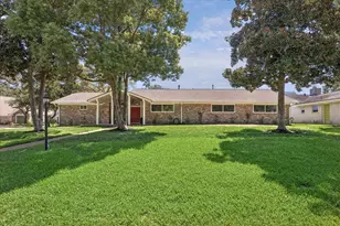 1446 Pirates Cove, Houston, TX 77058 - Photo 2