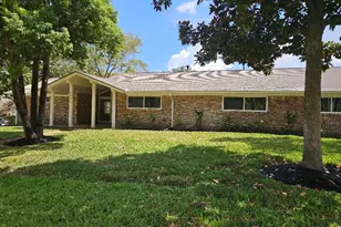 1446 Pirates Cove, Houston, TX 77058 - Photo 2