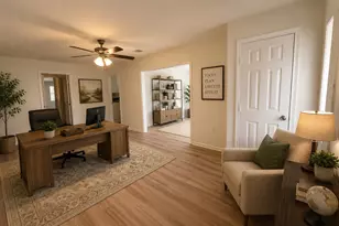 704 Alice St, Sweeny, TX 77480 - Photo 4