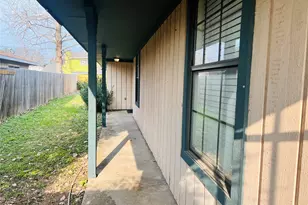 12614 Hunting Briar Dr, Houston, TX 77099 - Photo 2