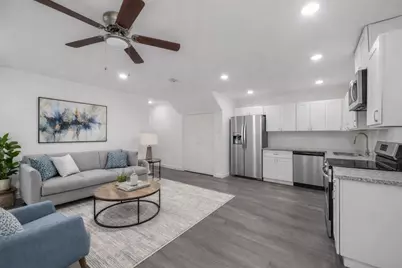 8639 Peachtree St Street, Houston, TX 77016 - Photo 2