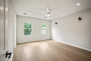 2042 W Tidwell Rd, Houston, TX 77091 - Photo 16